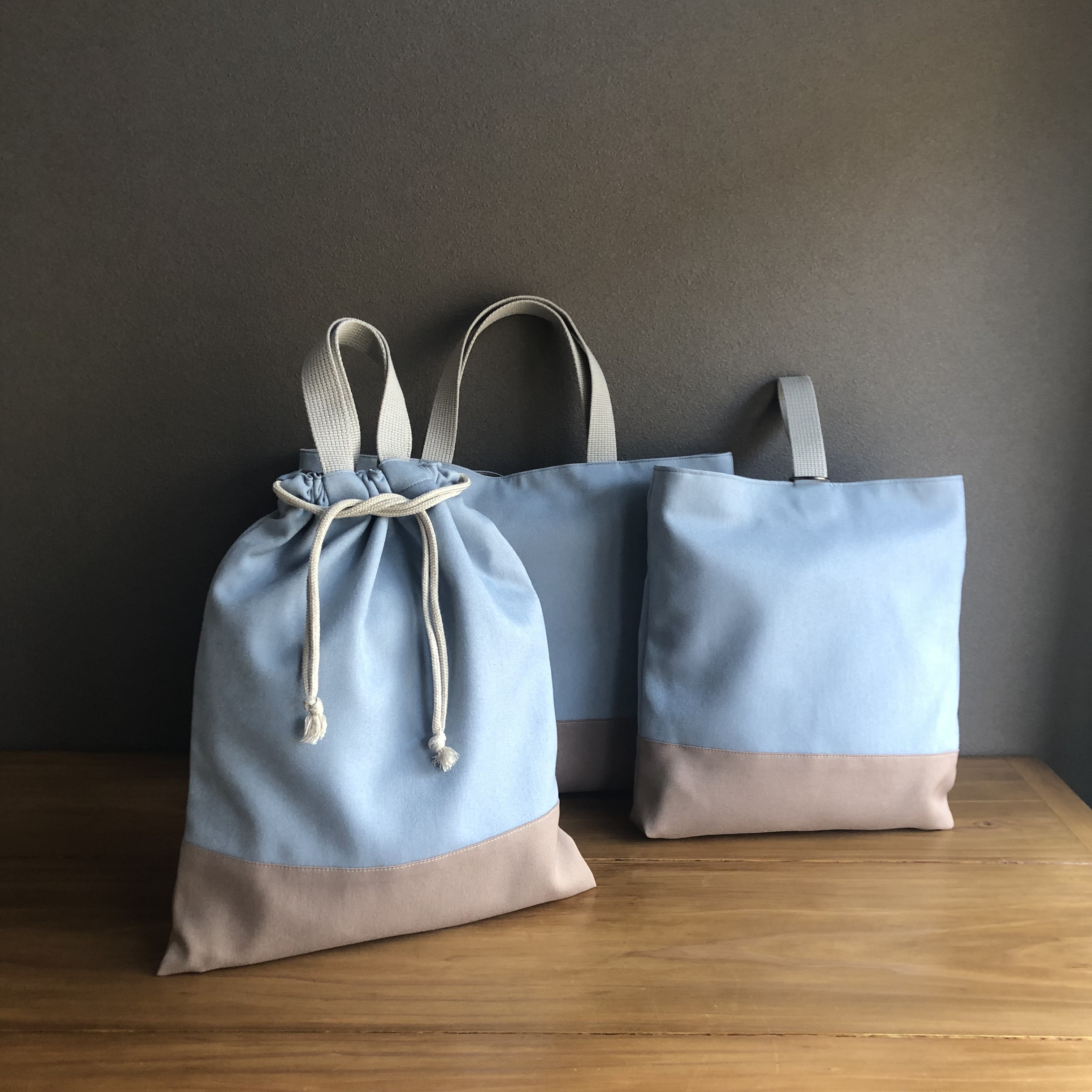 ブルーとグレーのレッスンバッグ 上履き入れ お着替え袋の3点セット